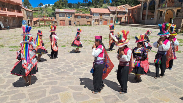 Uros – Taquile (Lancha veloz) Full day